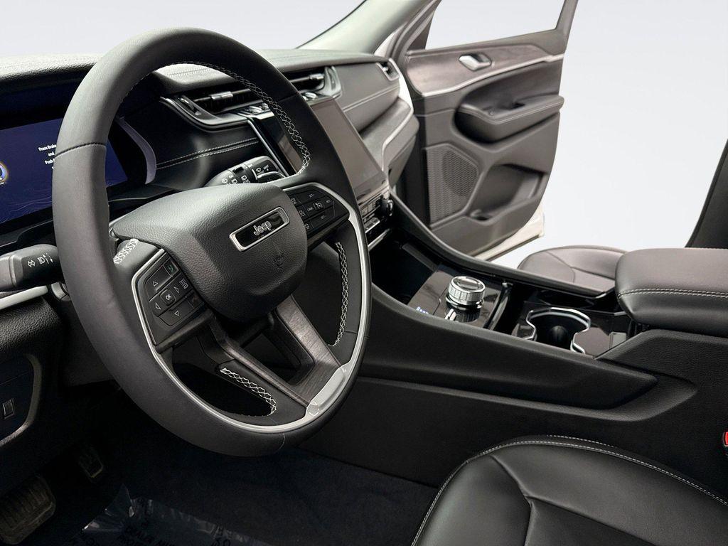 used 2023 Jeep Grand Cherokee car, priced at $31,497