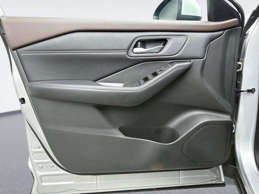 used 2023 Nissan Rogue car, priced at $25,899