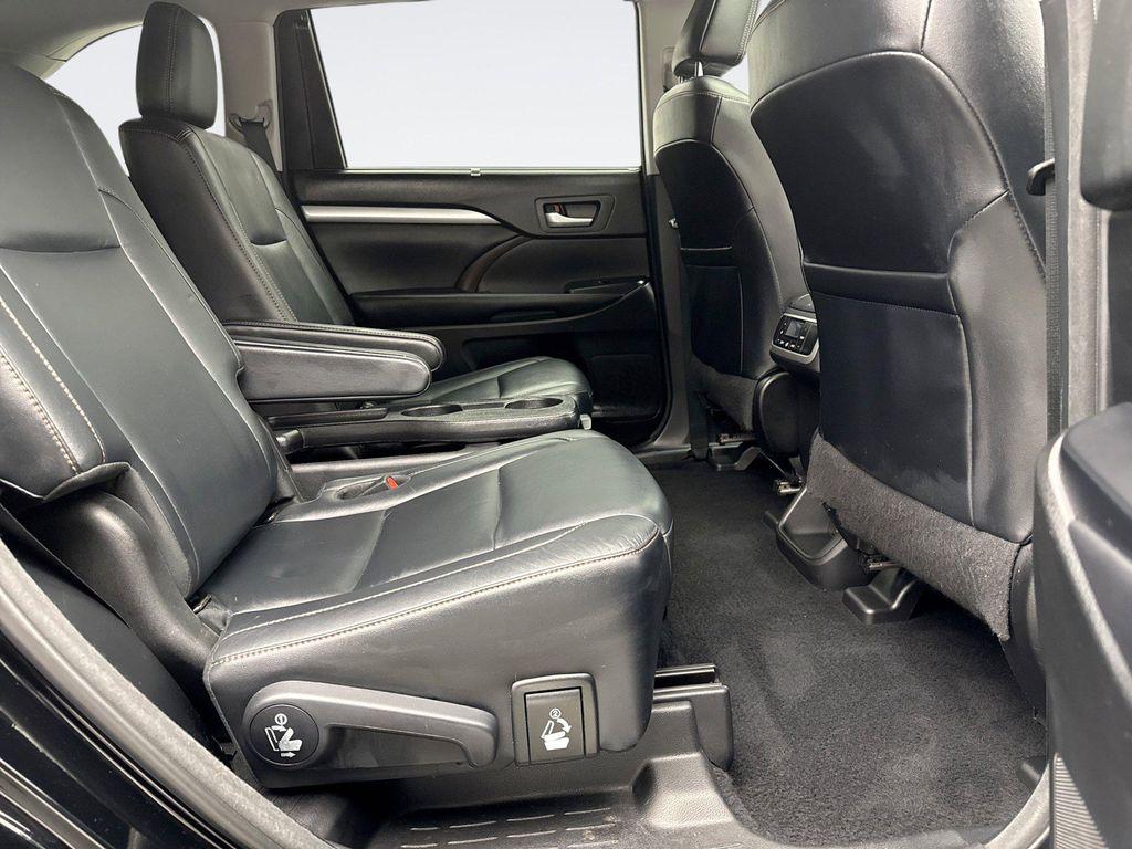used 2018 Toyota Highlander car, priced at $20,648