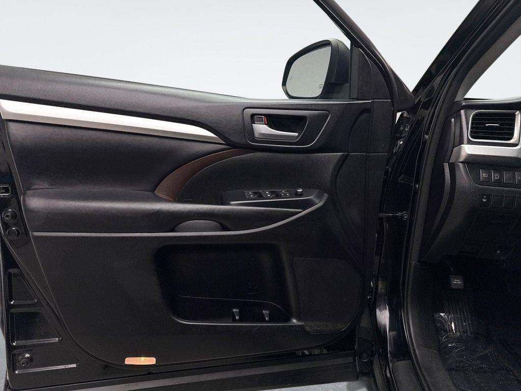 used 2018 Toyota Highlander car, priced at $20,648