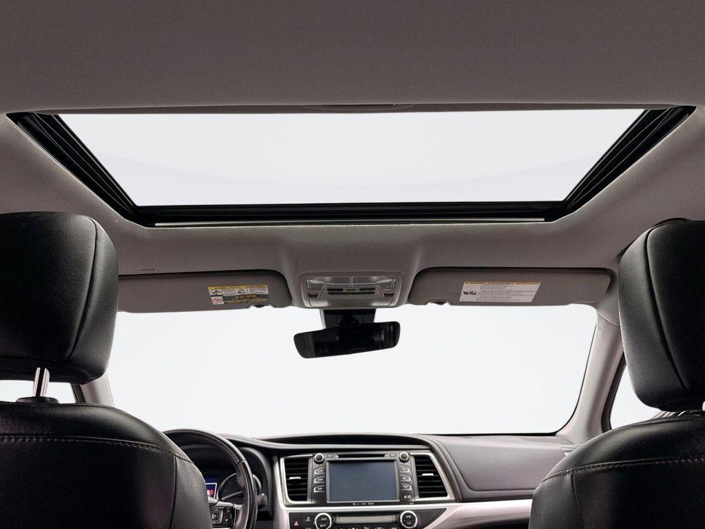 used 2018 Toyota Highlander car, priced at $20,648