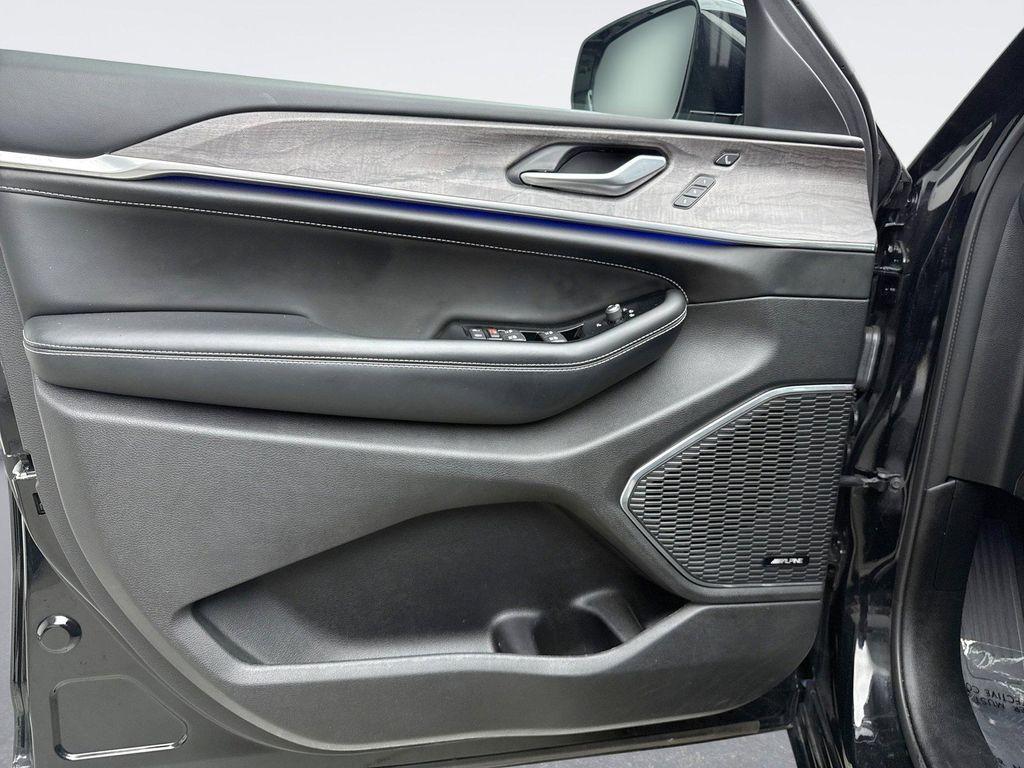 used 2023 Jeep Grand Cherokee car, priced at $32,948