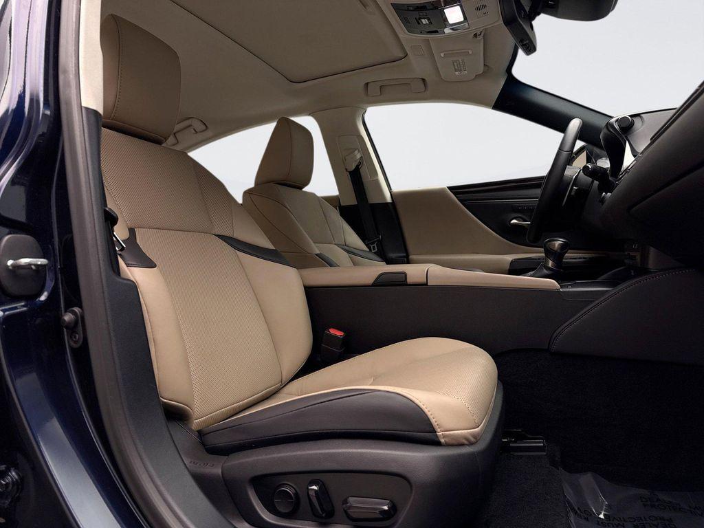 used 2020 Lexus ES 300h car, priced at $25,949