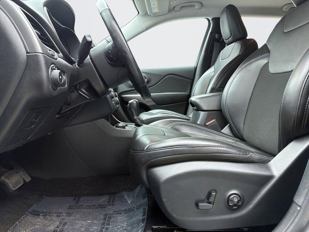 used 2019 Jeep Cherokee car, priced at $18,550