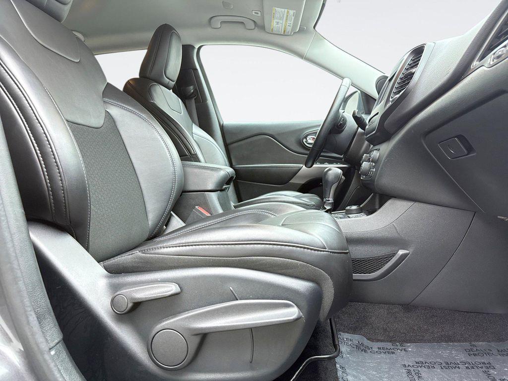 used 2019 Jeep Cherokee car, priced at $18,550