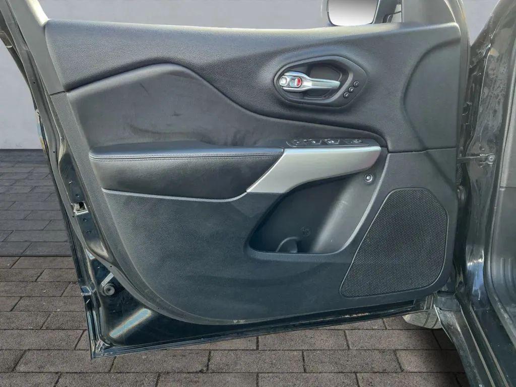 used 2017 Jeep Cherokee car, priced at $14,984