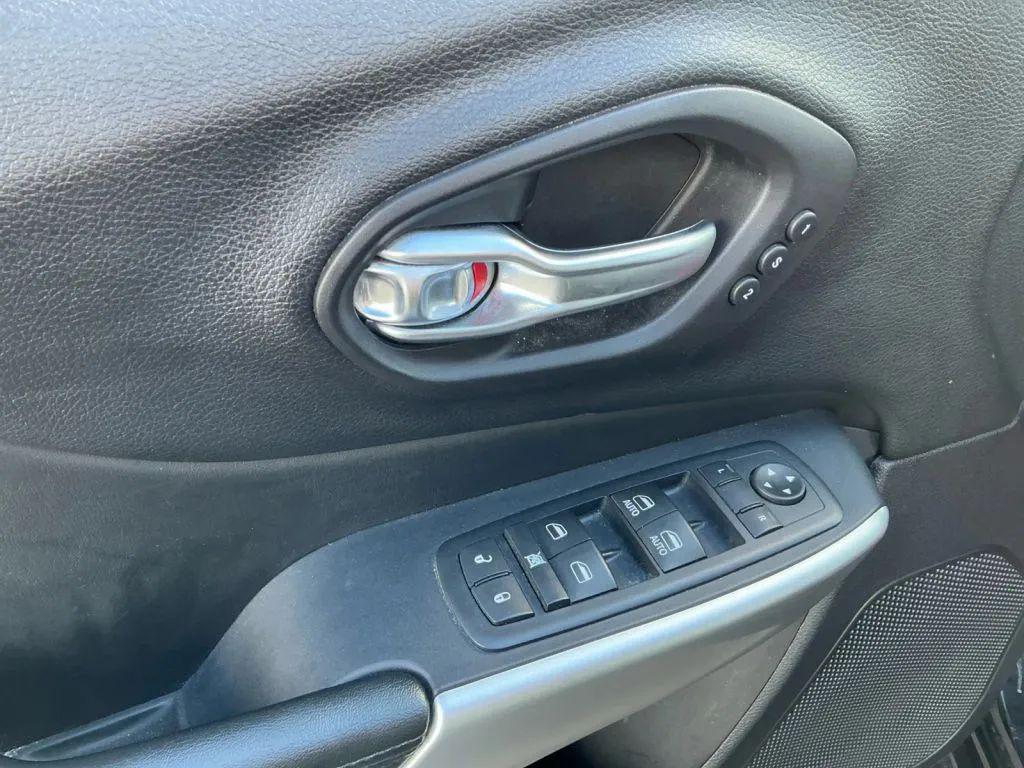 used 2017 Jeep Cherokee car, priced at $14,984