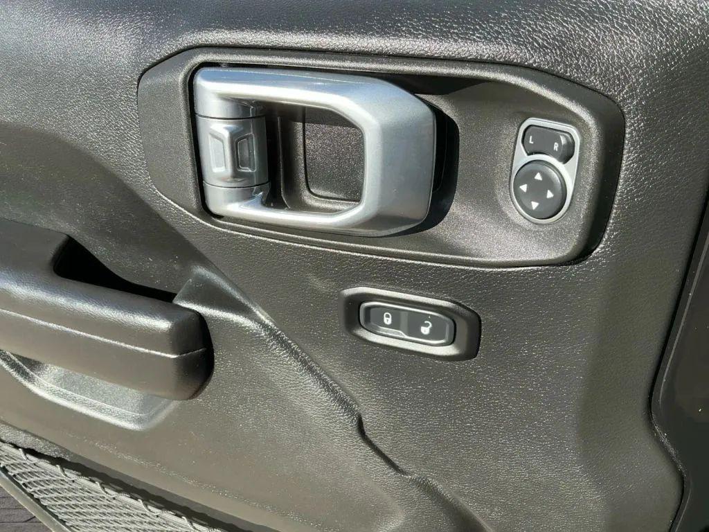 used 2021 Jeep Gladiator car, priced at $25,971