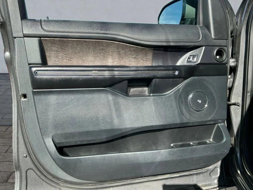 used 2019 Ford Expedition car, priced at $20,971