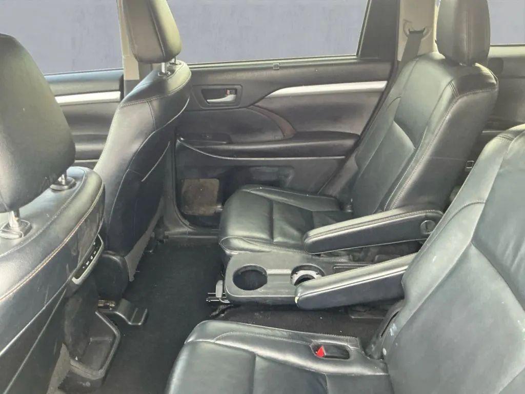 used 2016 Toyota Highlander car, priced at $18,984