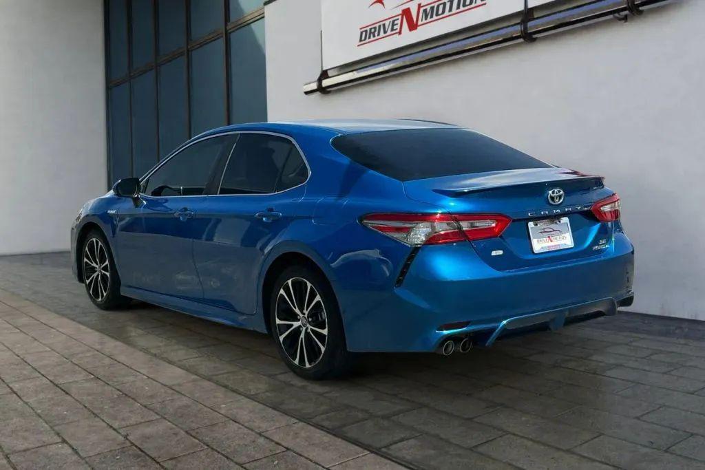 used 2018 Toyota Camry Hybrid car, priced at $20,984