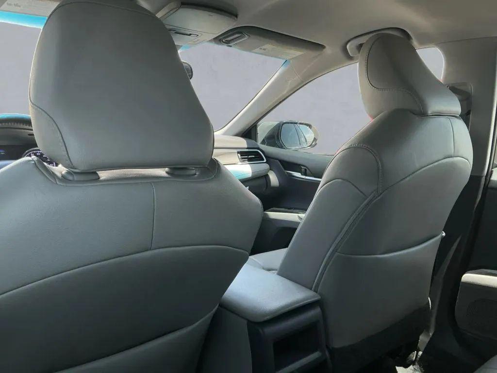 used 2018 Toyota Camry Hybrid car, priced at $20,984