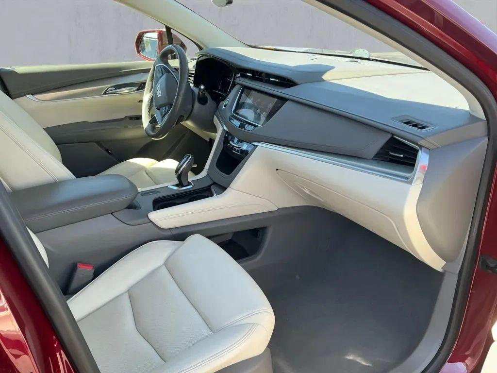 used 2017 Cadillac XT5 car, priced at $16,971