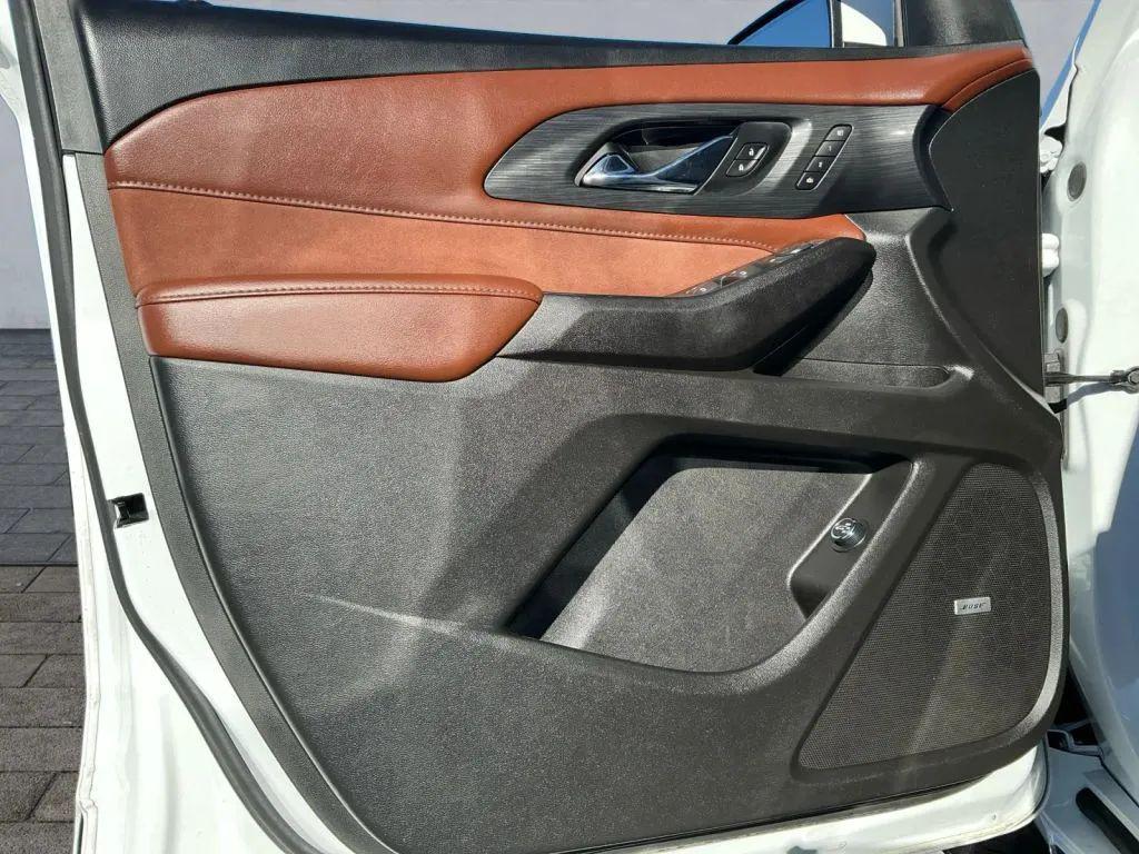 used 2021 Chevrolet Traverse car, priced at $19,984