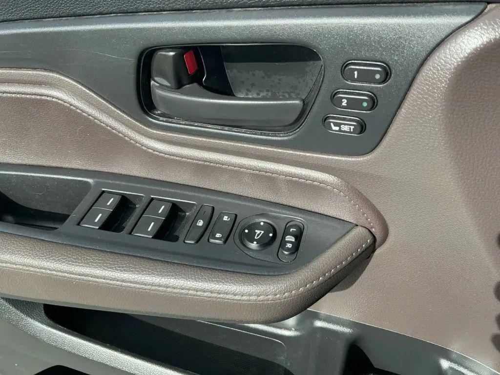 used 2019 Honda Odyssey car, priced at $16,984