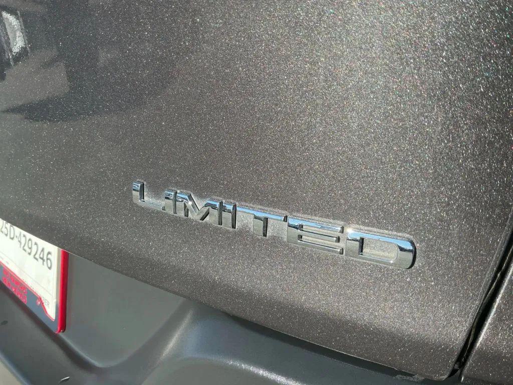 used 2014 Jeep Cherokee car, priced at $9,984