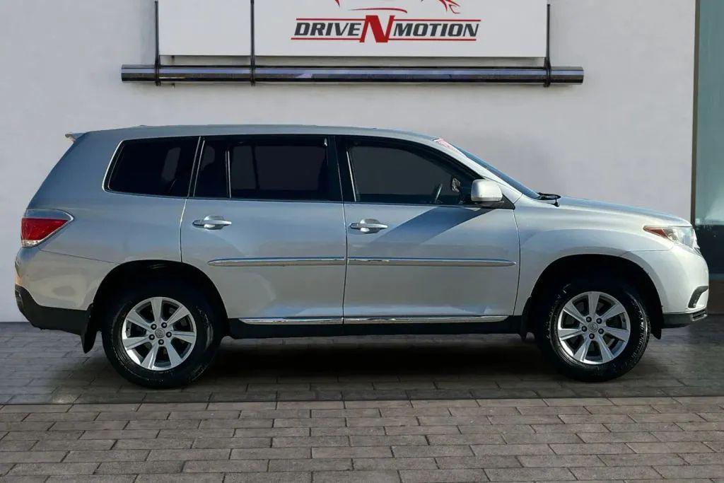 used 2011 Toyota Highlander car, priced at $12,484