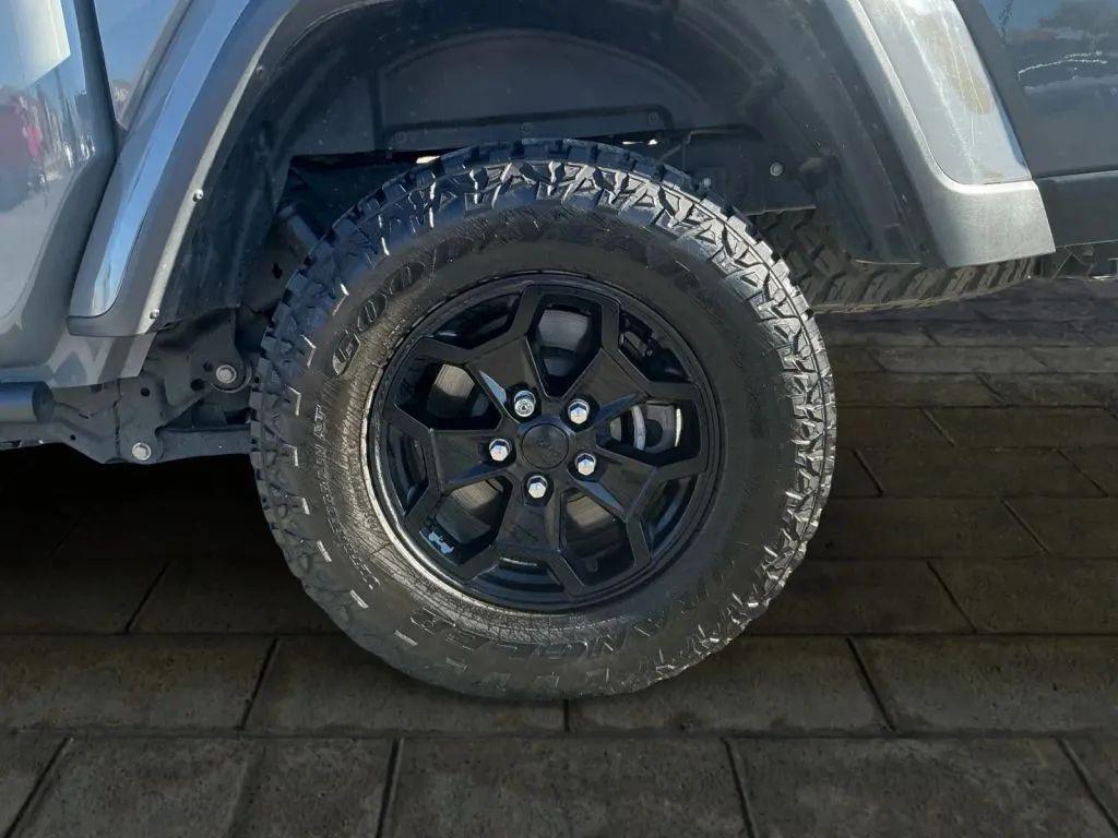 used 2022 Jeep Gladiator car, priced at $33,471