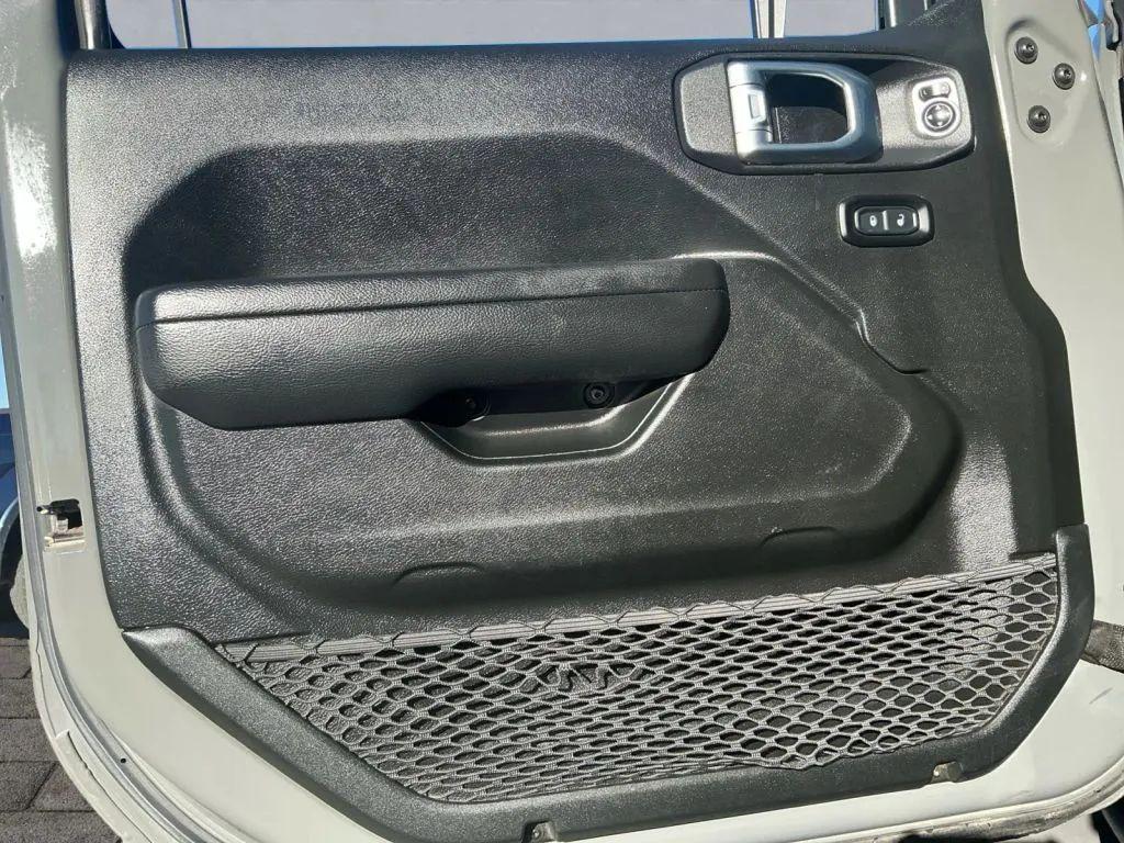 used 2022 Jeep Gladiator car, priced at $33,471