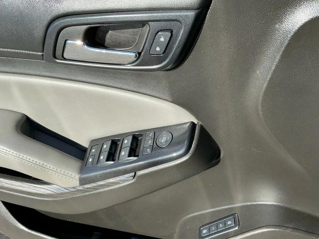 used 2018 Chevrolet Suburban car, priced at $18,984