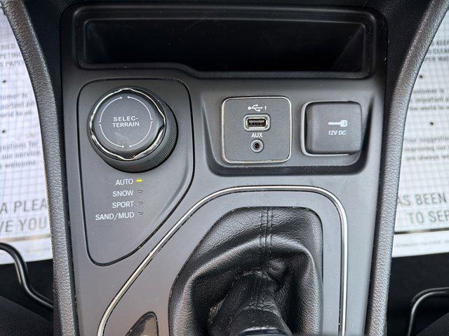 used 2019 Jeep Cherokee car, priced at $12,995