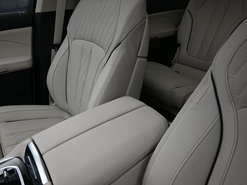 new 2026 BMW X7 car, priced at $99,100