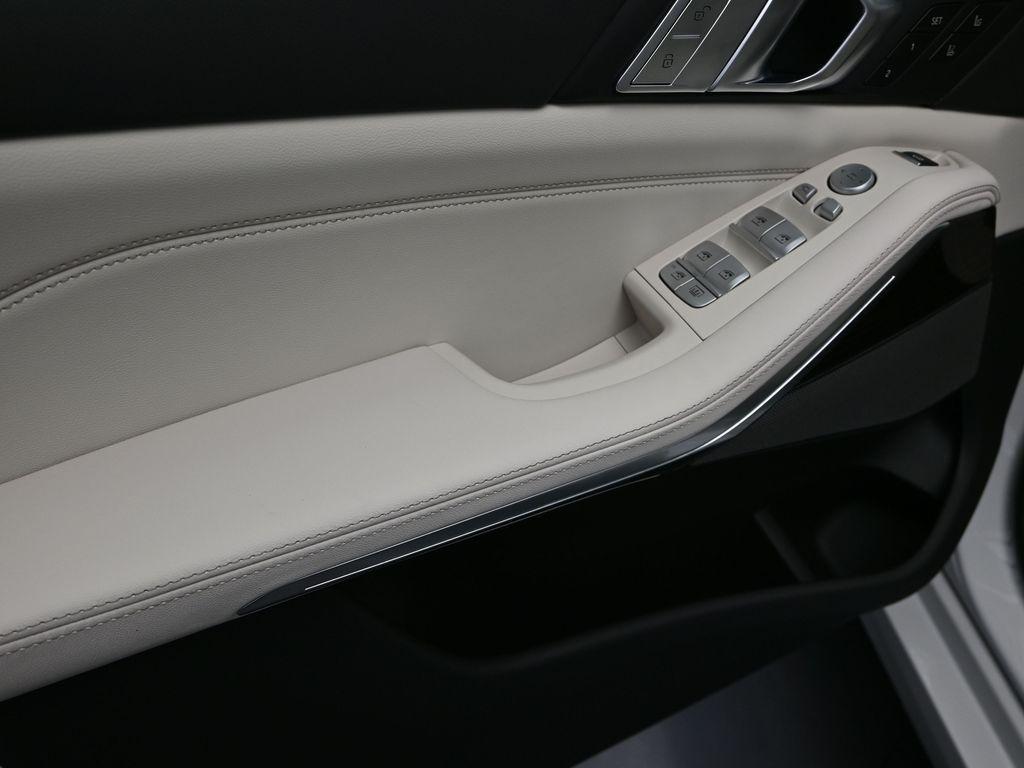 new 2026 BMW X7 car, priced at $99,100