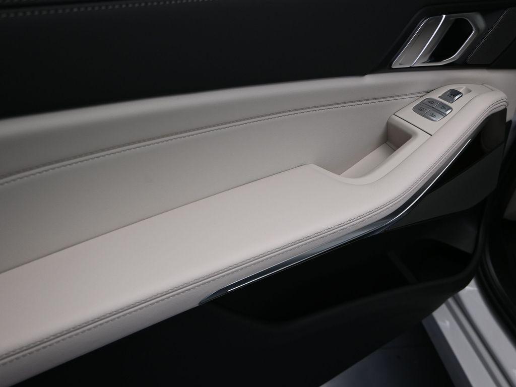 new 2026 BMW X7 car, priced at $99,100