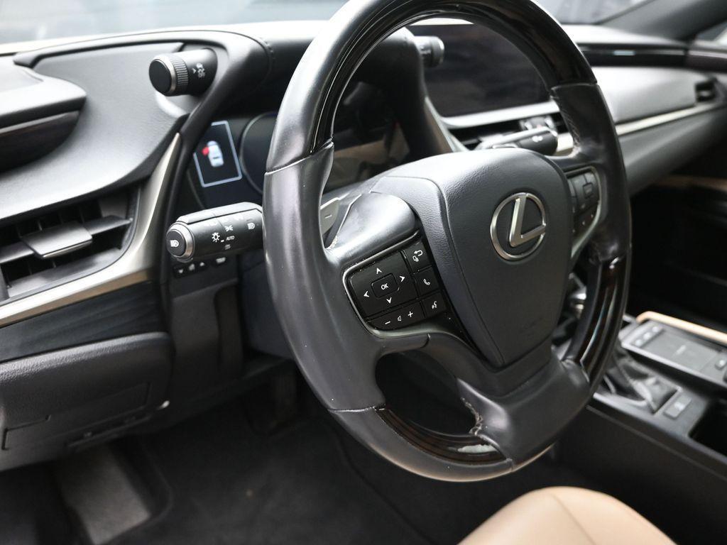 used 2020 Lexus ES 350 car, priced at $31,500