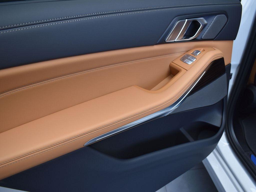 new 2026 BMW X7 car, priced at $93,665