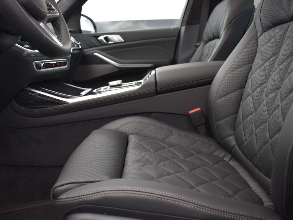 new 2026 BMW X7 car, priced at $101,265