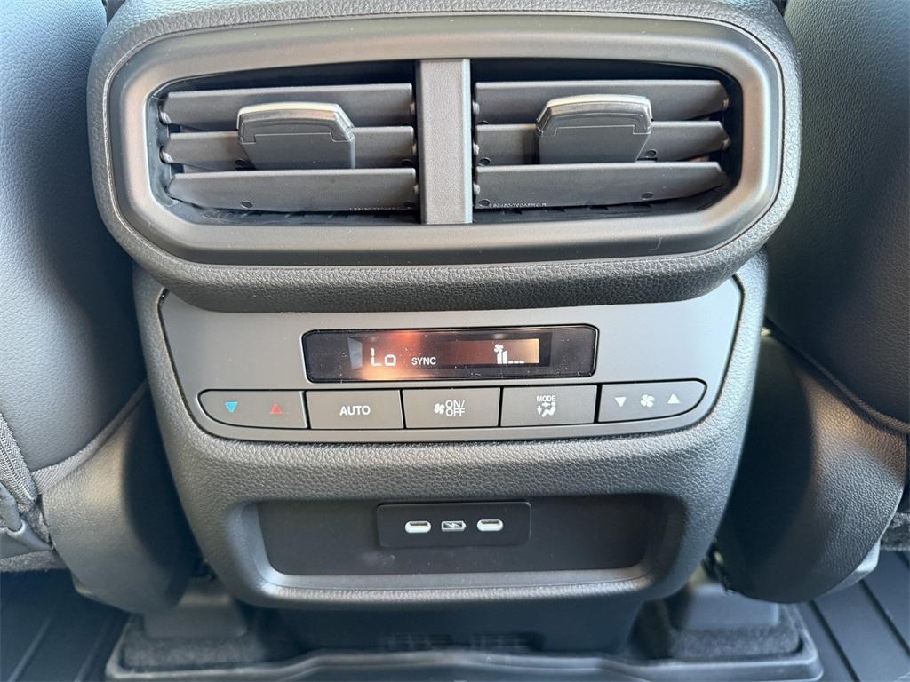 new 2025 Honda Pilot car, priced at $48,995