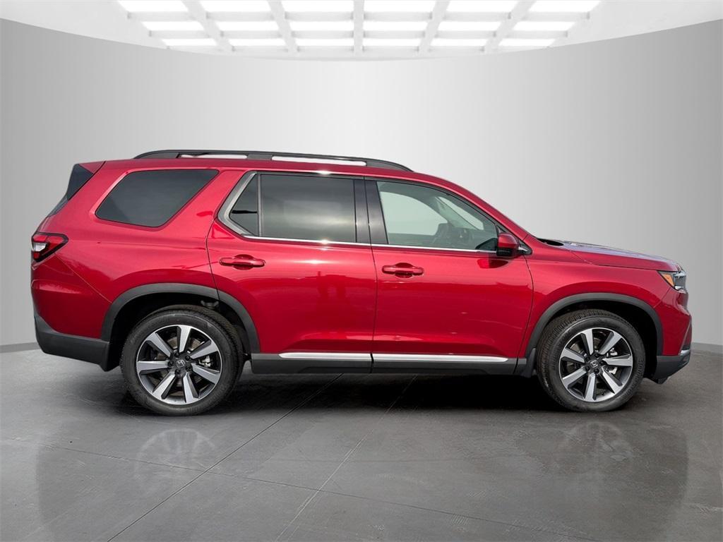 new 2025 Honda Pilot car, priced at $47,550