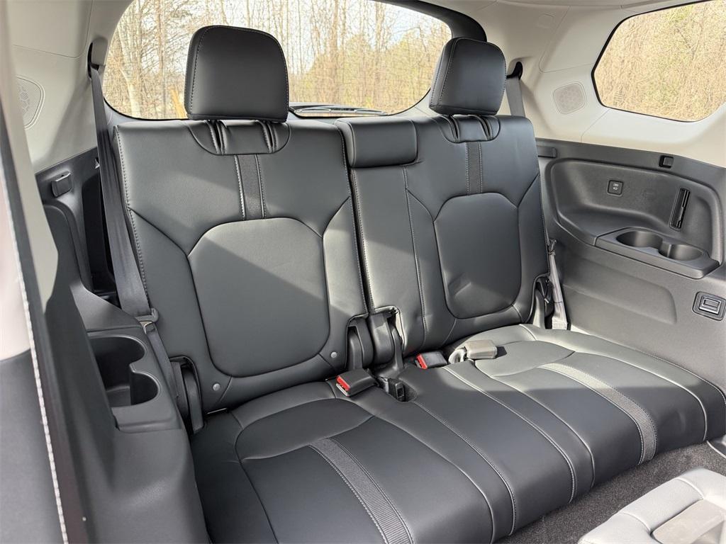 new 2025 Honda Pilot car, priced at $47,550