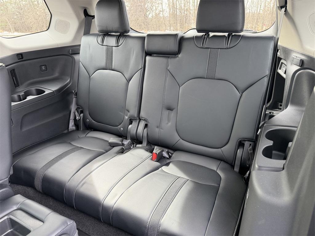 used 2025 Honda Pilot car, priced at $44,000