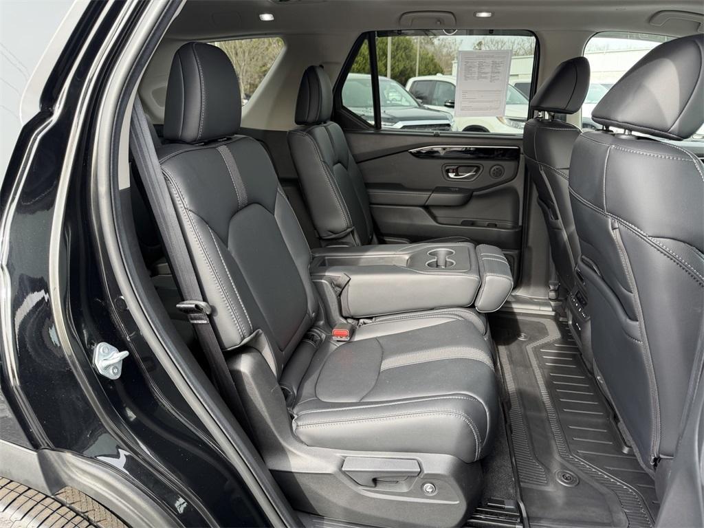 used 2025 Honda Pilot car, priced at $44,000