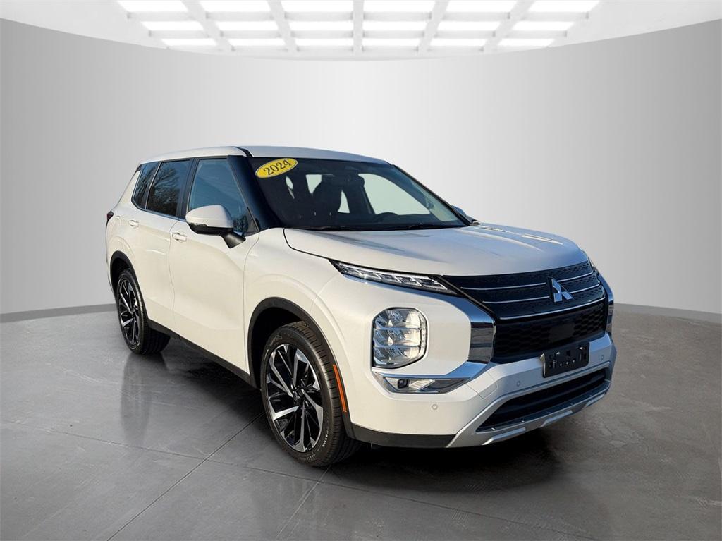 used 2024 Mitsubishi Outlander car, priced at $21,750