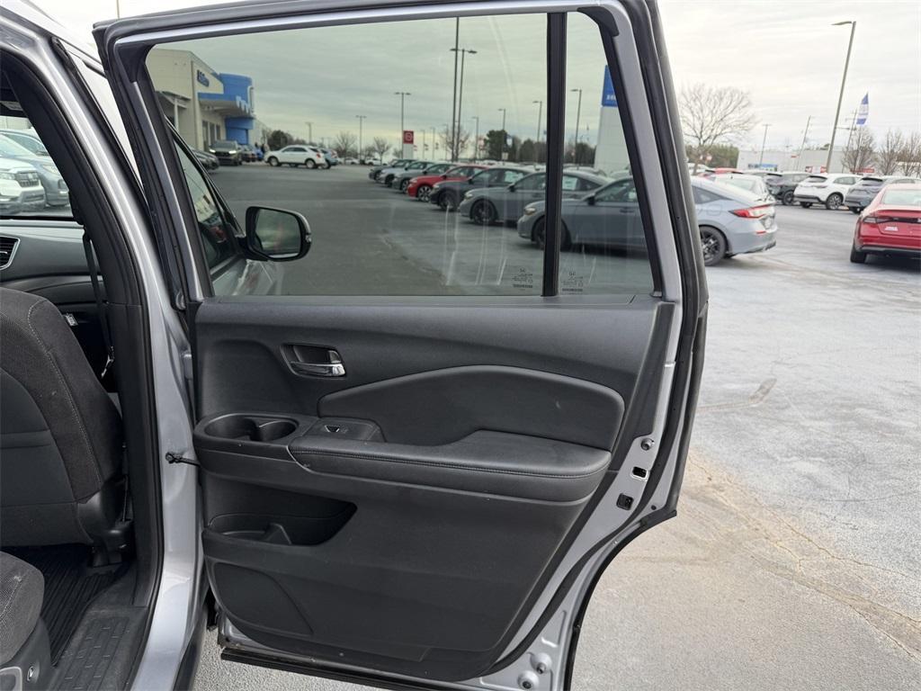 used 2022 Honda Pilot car, priced at $21,250