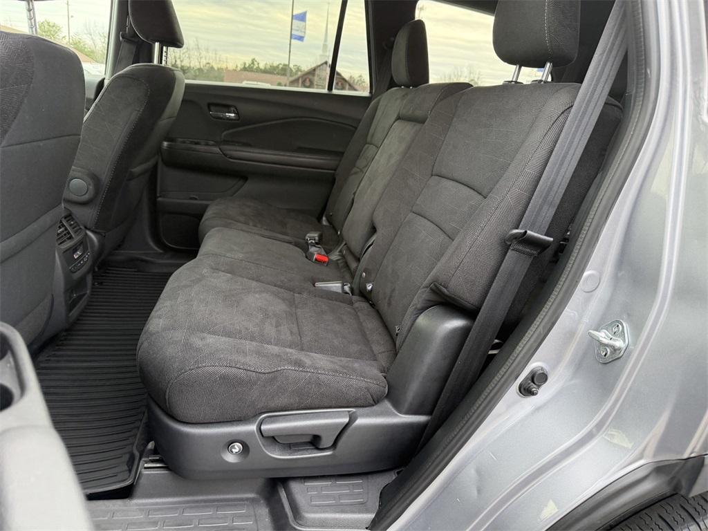 used 2022 Honda Pilot car, priced at $21,250