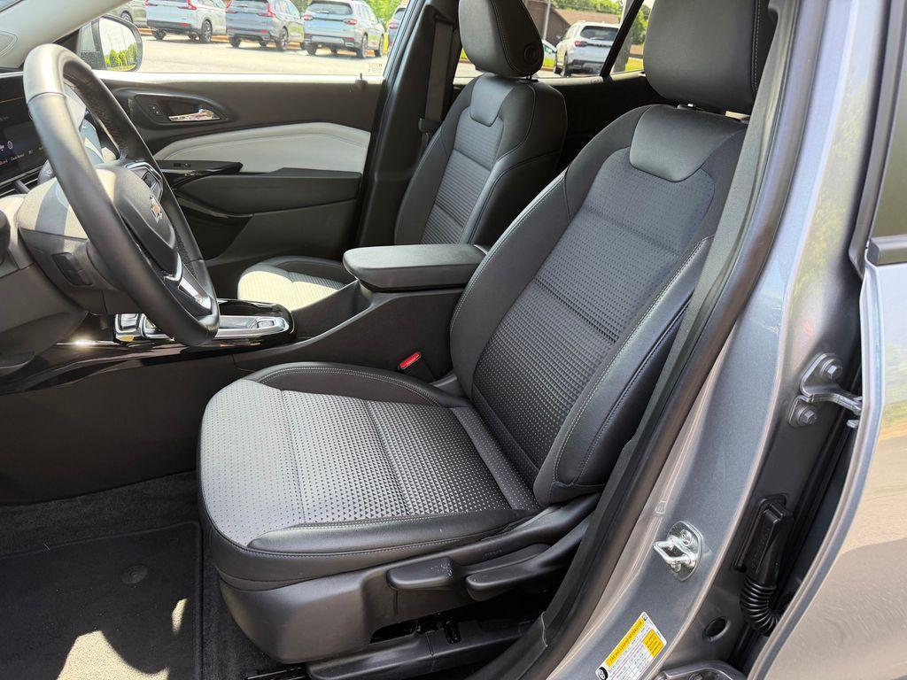 used 2025 Chevrolet Trax car, priced at $20,000