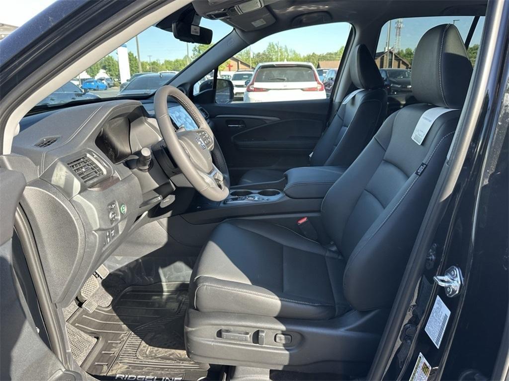 new 2025 Honda Ridgeline car, priced at $39,180