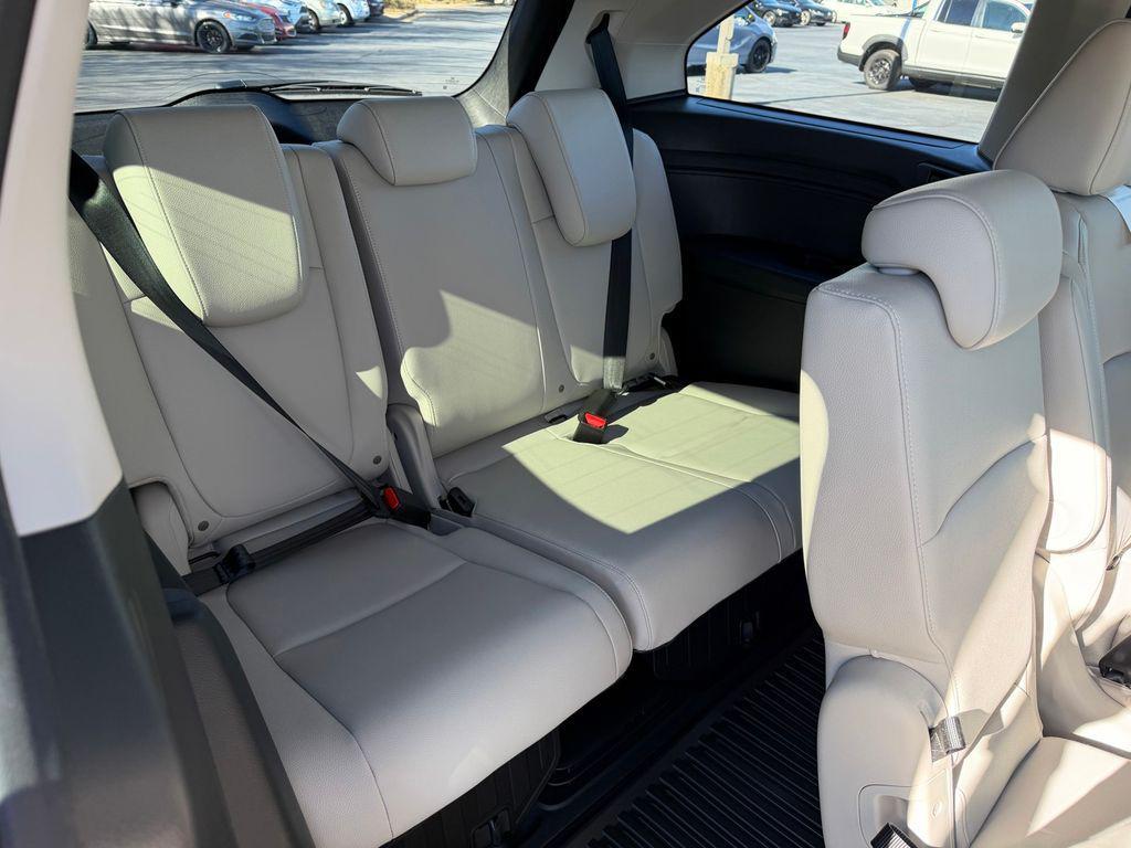 new 2026 Honda Odyssey car, priced at $40,885