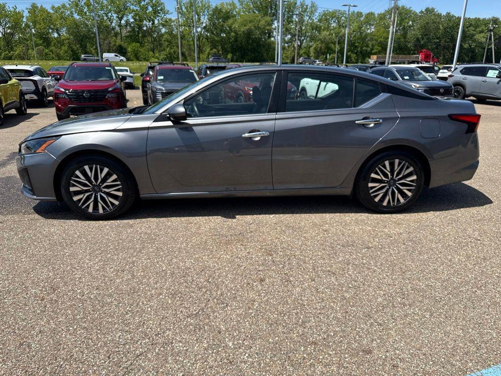 used 2023 Nissan Altima car, priced at $22,980
