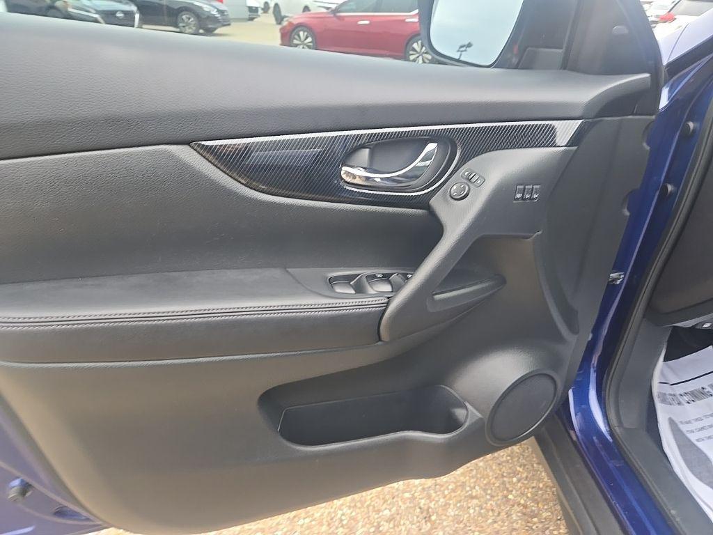 used 2017 Nissan Rogue car, priced at $14,922