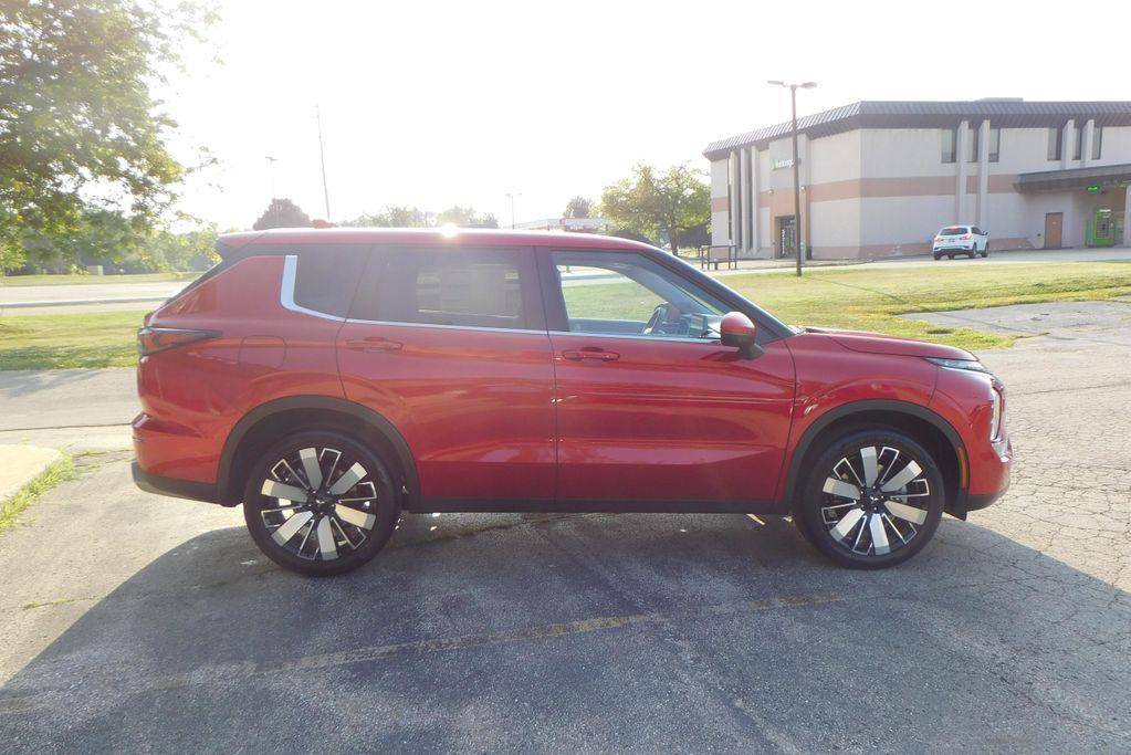 new 2025 Mitsubishi Outlander car, priced at $37,595