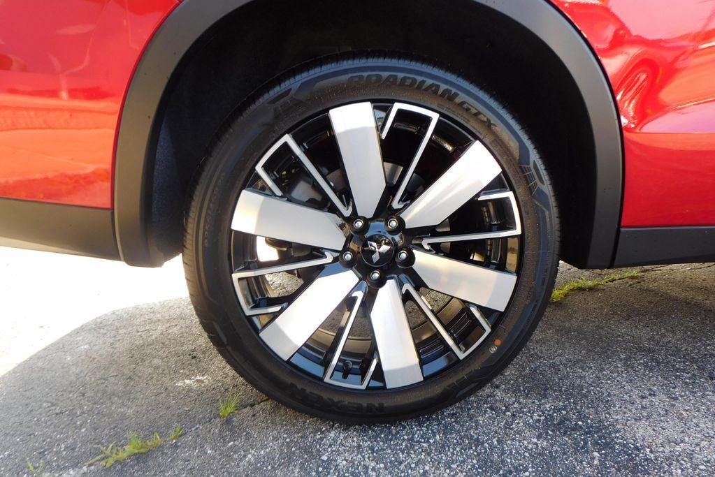 new 2025 Mitsubishi Outlander car, priced at $37,595