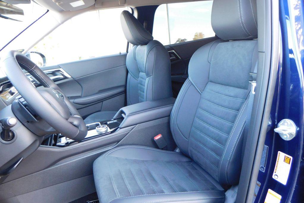 new 2025 Mitsubishi Outlander car, priced at $40,155