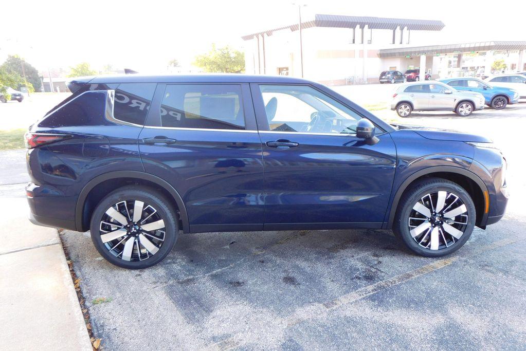 new 2025 Mitsubishi Outlander car, priced at $40,155