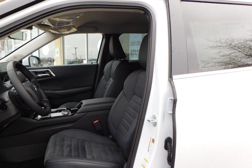 new 2026 Mitsubishi Outlander car, priced at $39,085