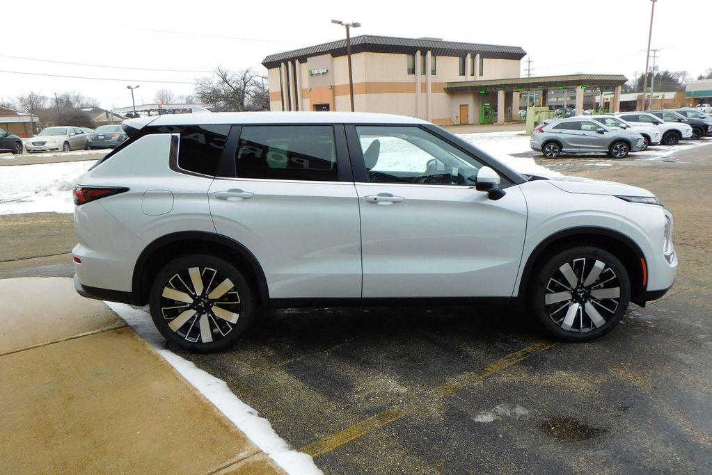 new 2026 Mitsubishi Outlander car, priced at $39,085